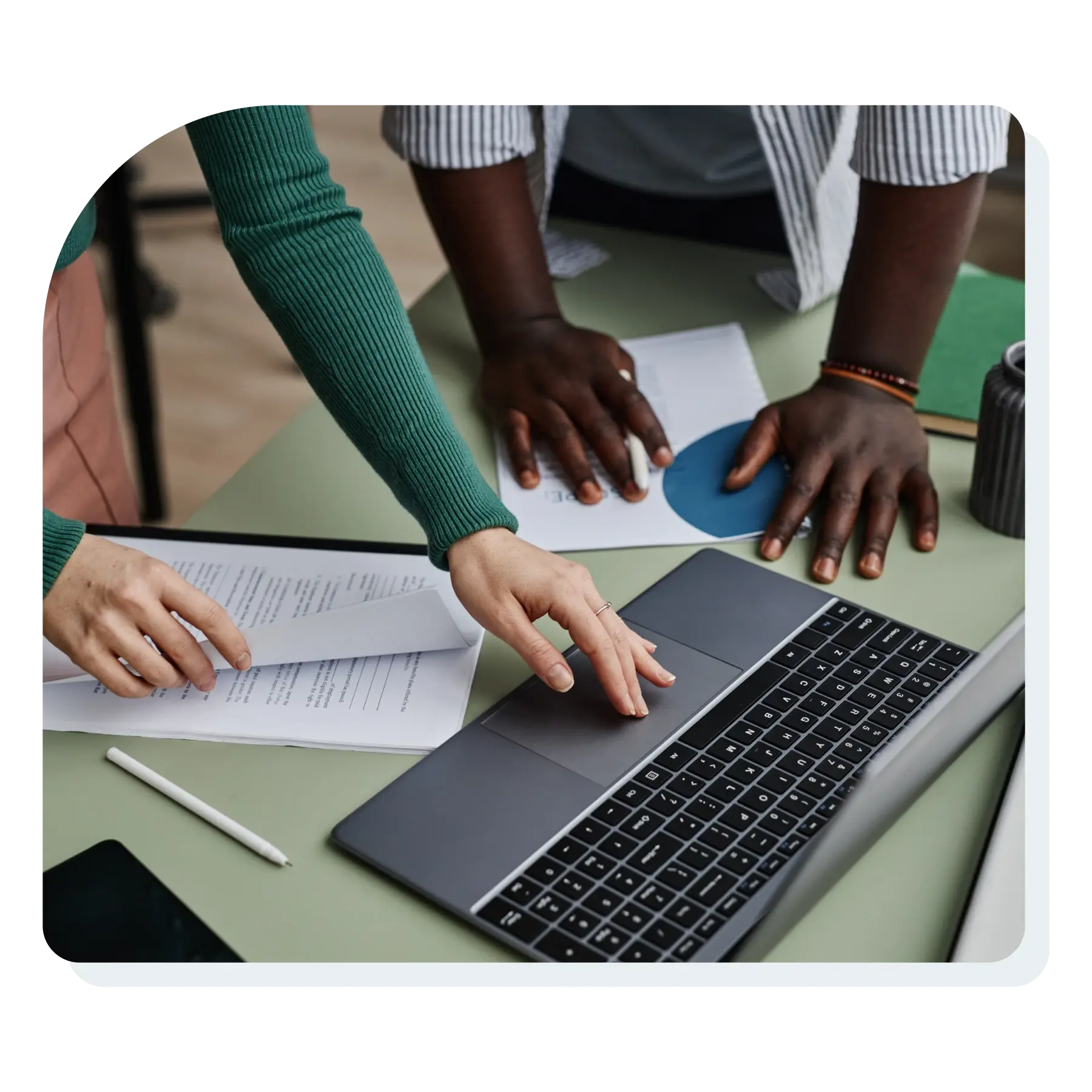 man_and_woman_looking_at_computer_and_generating_documents_together